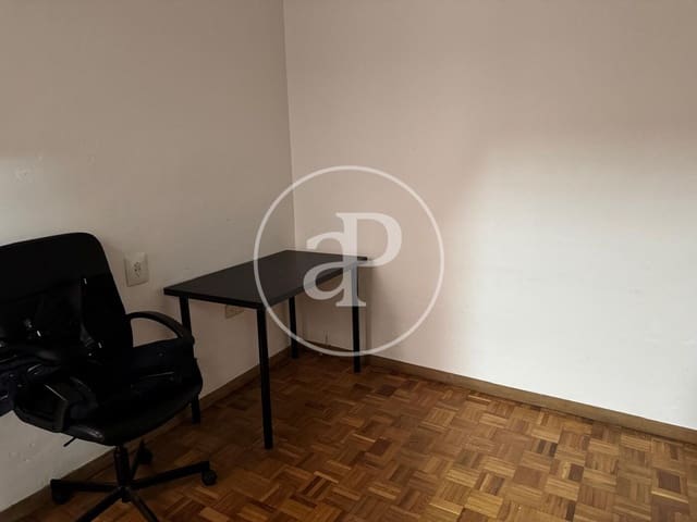 4 makuuhuone Huoneisto vuokrattavana paikassa Mestalla, Valencia kaupunki - 1 650 € (Ref: 9568749)