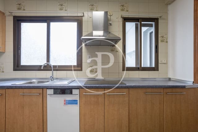 4 sypialnia Apartament do wynajęcia w Mestalla, Miasto Walencja - 1 700 € (Ref: 9568749)