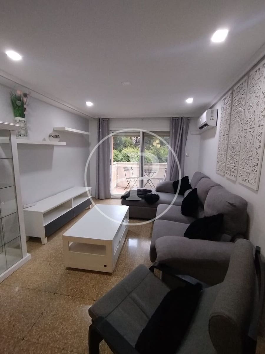 3 quarto Apartamento para arrendar em Xirivella - 1 500 € (Ref: 9571270)