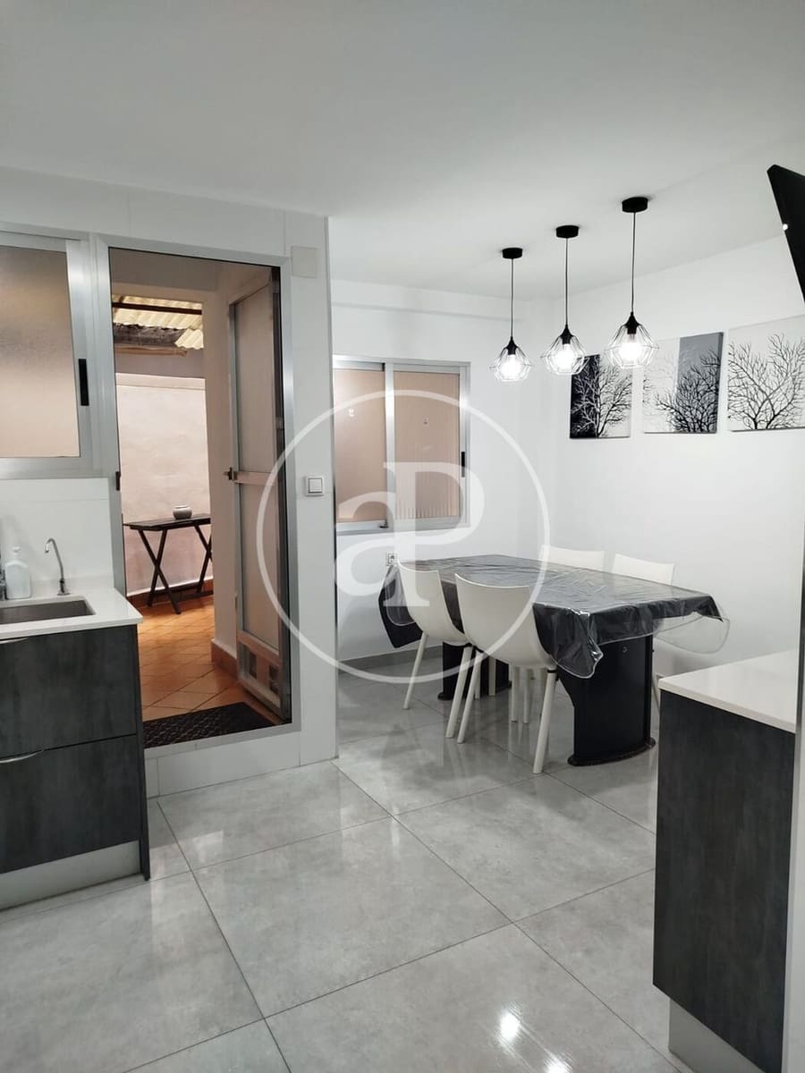 3 quarto Apartamento para arrendar em Xirivella - 1 500 € (Ref: 9571270)