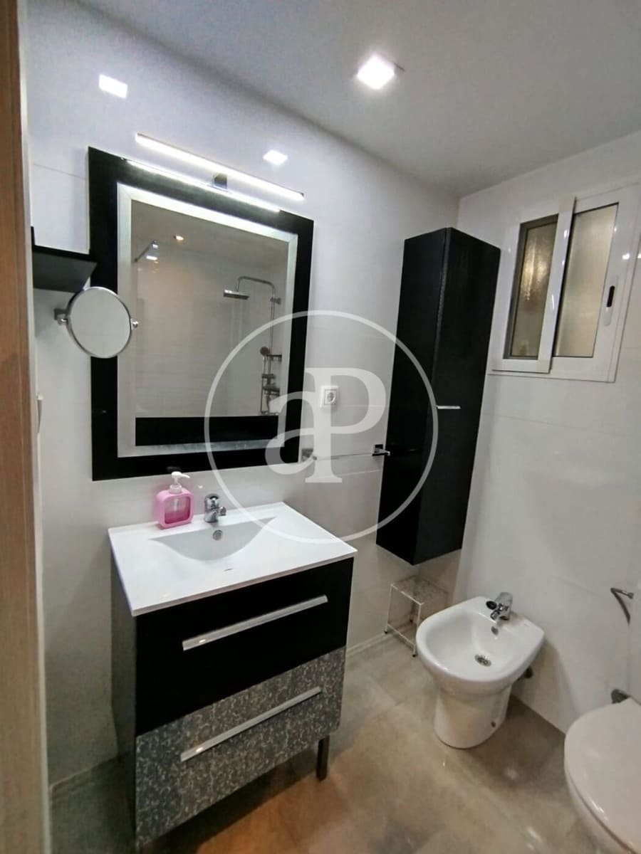 3 quarto Apartamento para arrendar em Xirivella - 1 500 € (Ref: 9571270)