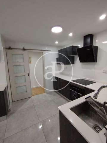 3 quarto Apartamento para arrendar em Xirivella - 1 500 € (Ref: 9571270)