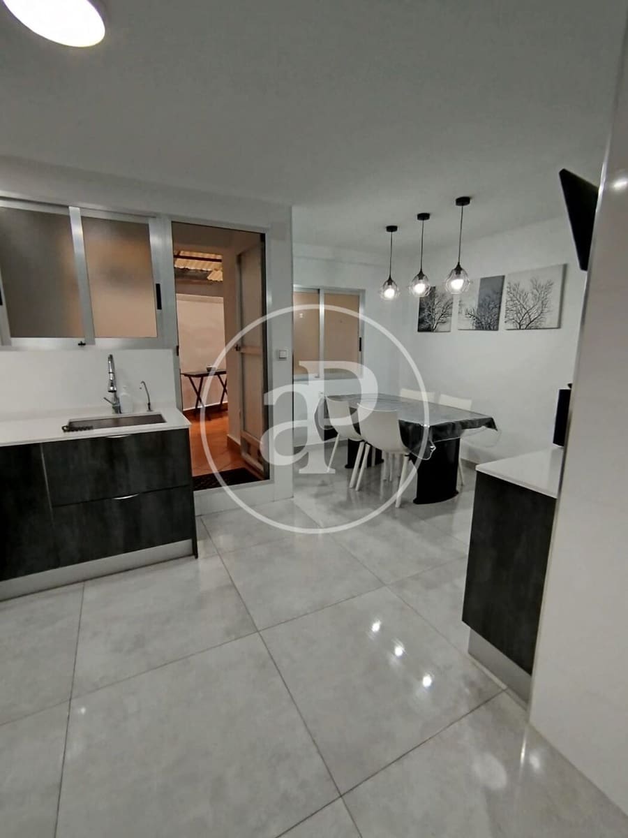 3 quarto Apartamento para arrendar em Xirivella - 1 500 € (Ref: 9571270)