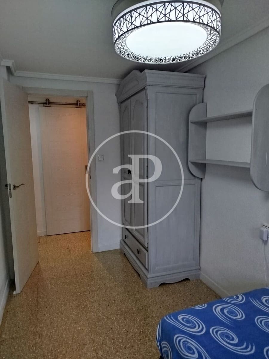 3 quarto Apartamento para arrendar em Xirivella - 1 500 € (Ref: 9571270)