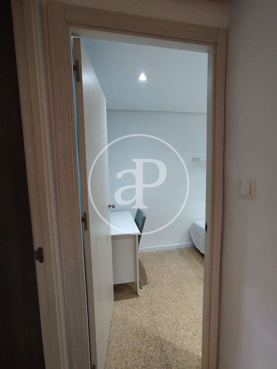 3 quarto Apartamento para arrendar em Xirivella - 1 500 € (Ref: 9571270)
