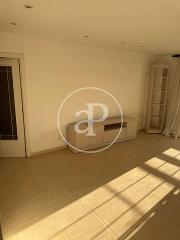 3 soveværelse Penthouse til leje i Patraix, Valencia by - € 1.500 (Ref: 9571275)