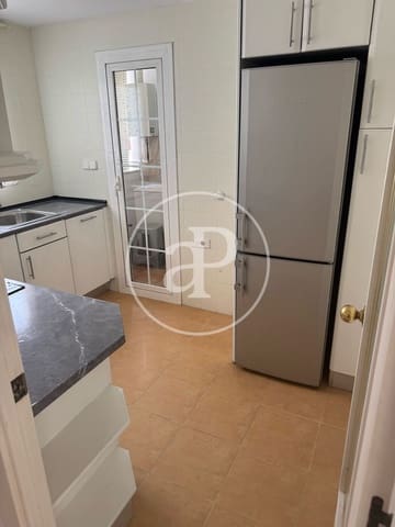 3 soveværelse Penthouse til leje i Patraix, Valencia by - € 1.500 (Ref: 9571275)