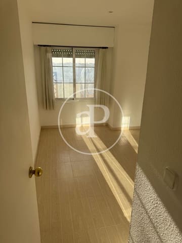 3 soveværelse Penthouse til leje i Patraix, Valencia by - € 1.500 (Ref: 9571275)