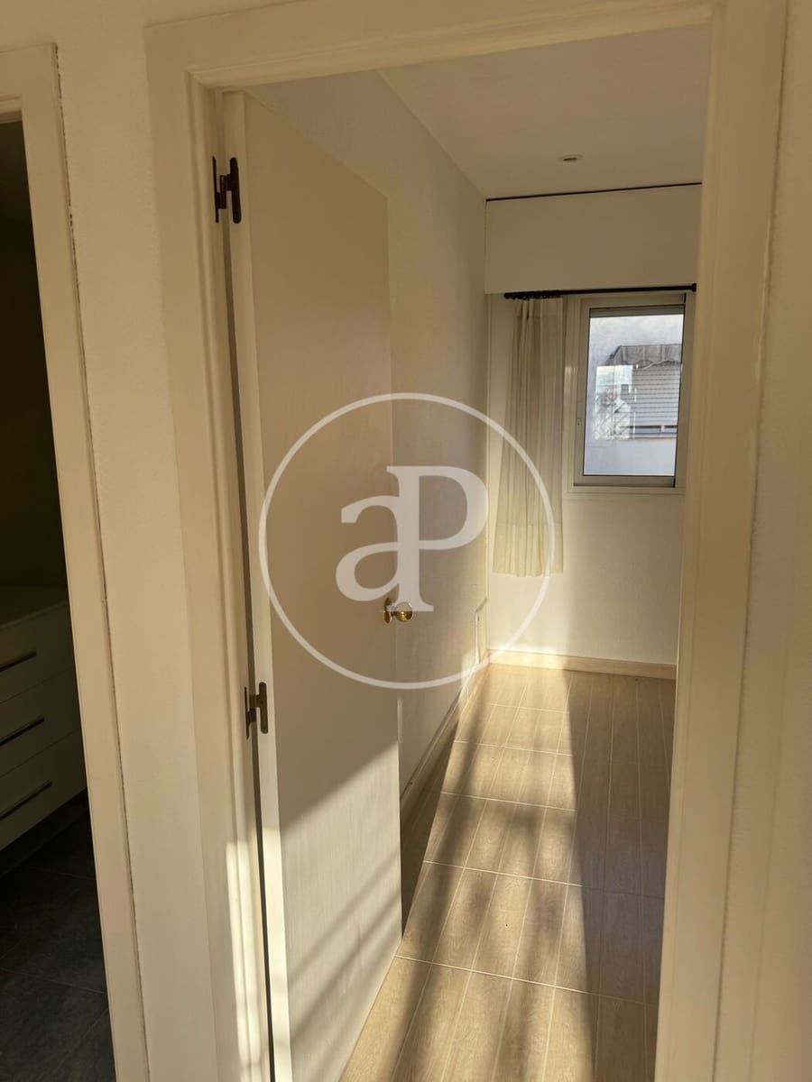 3 soveværelse Penthouse til leje i Valencia by - € 1.500 (Ref: 9571275)