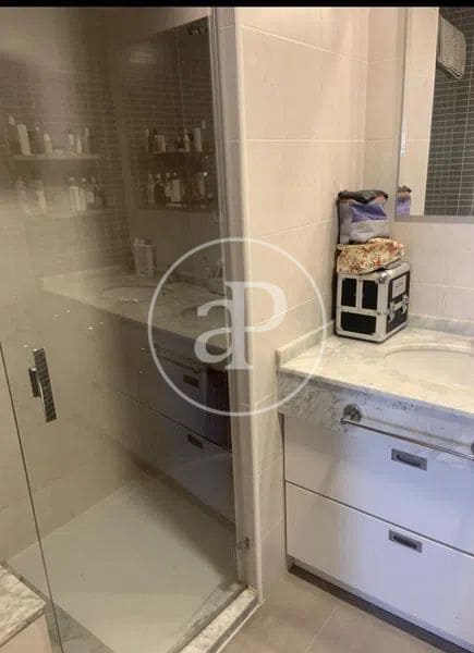 2 sypialnia Apartament do wynajęcia w Miasto Walencja - 1 550 € (Ref: 9583007)
