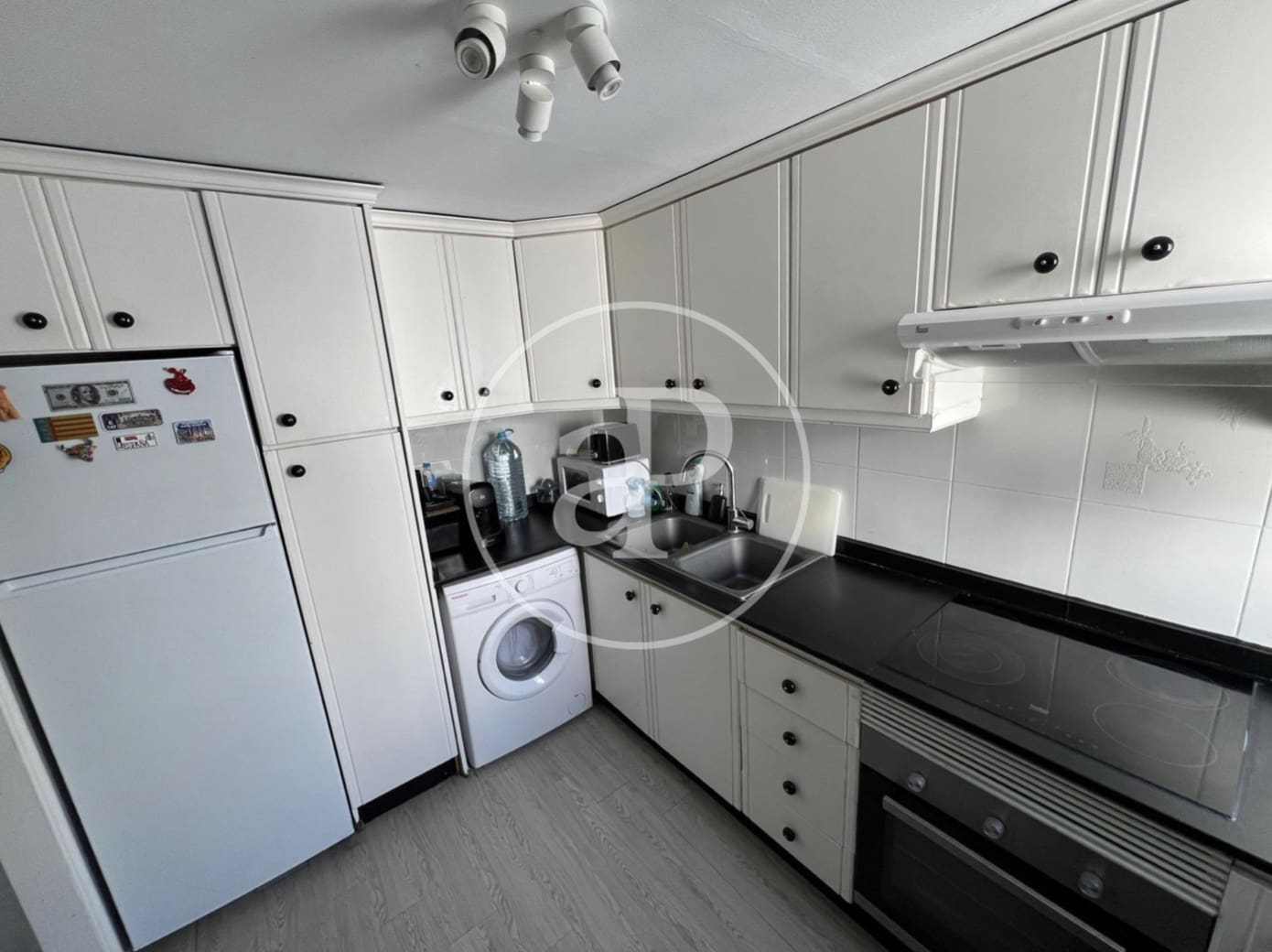 2 soveværelse Lejlighed til salg i Valencia by - € 140.000 (Ref: 9586597)