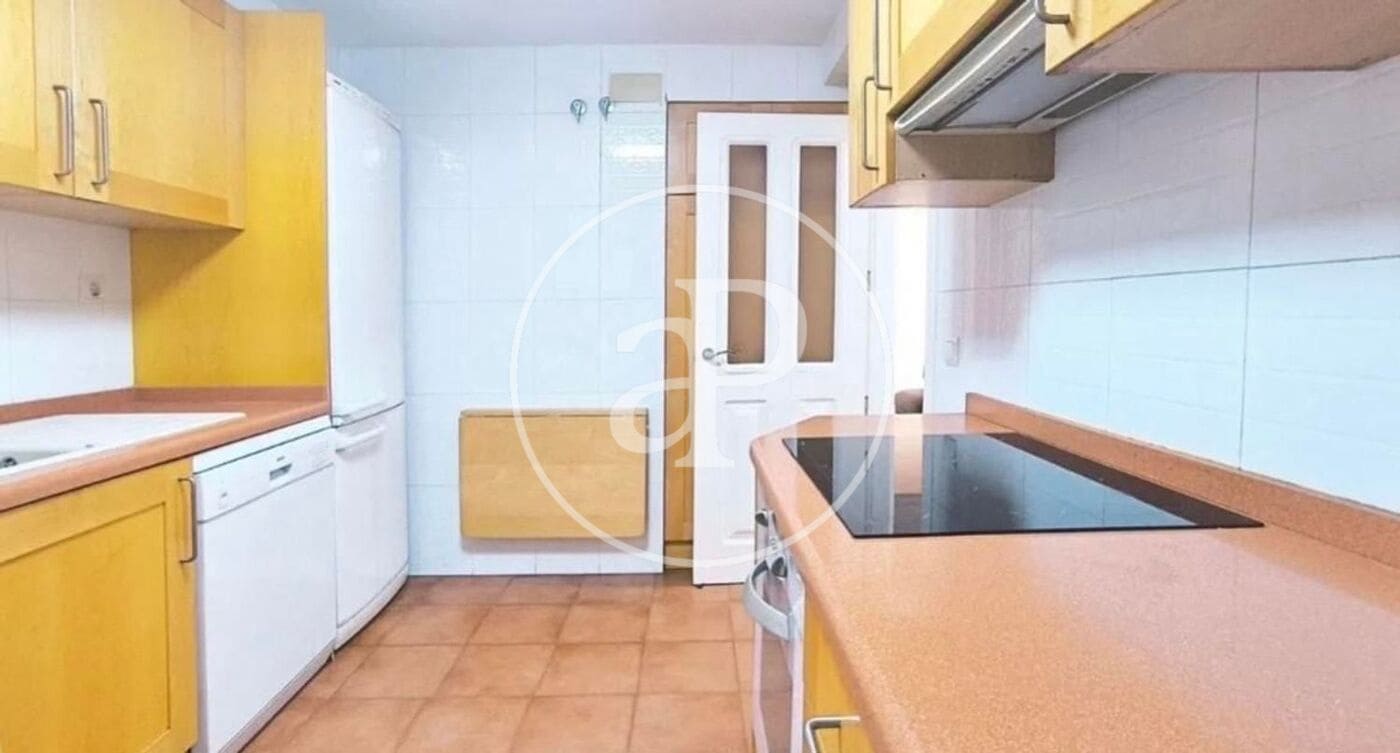 4 sypialnia Apartament do wynajęcia w Miasto Walencja - 1 400 € (Ref: 9586600)