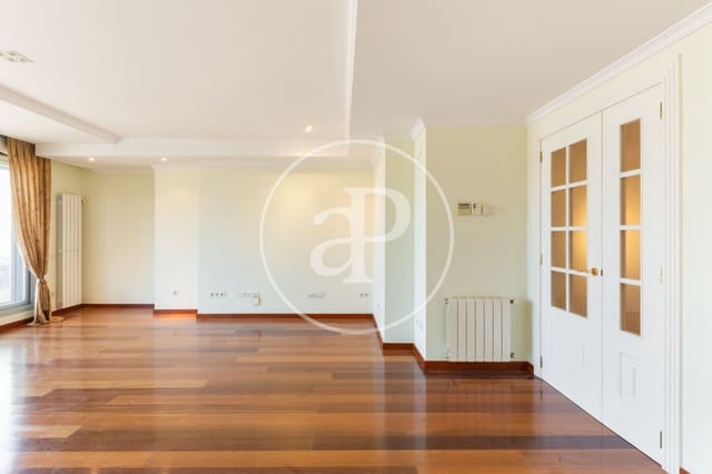 Apartamento de 4 habitaciones en La Gran Via, València ciudad en alquiler - 5.000 € (Ref: 9599615)