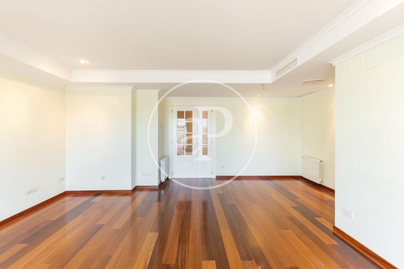 Apartamento de 4 habitaciones en València ciudad en alquiler - 5.000 € (Ref: 9599615)