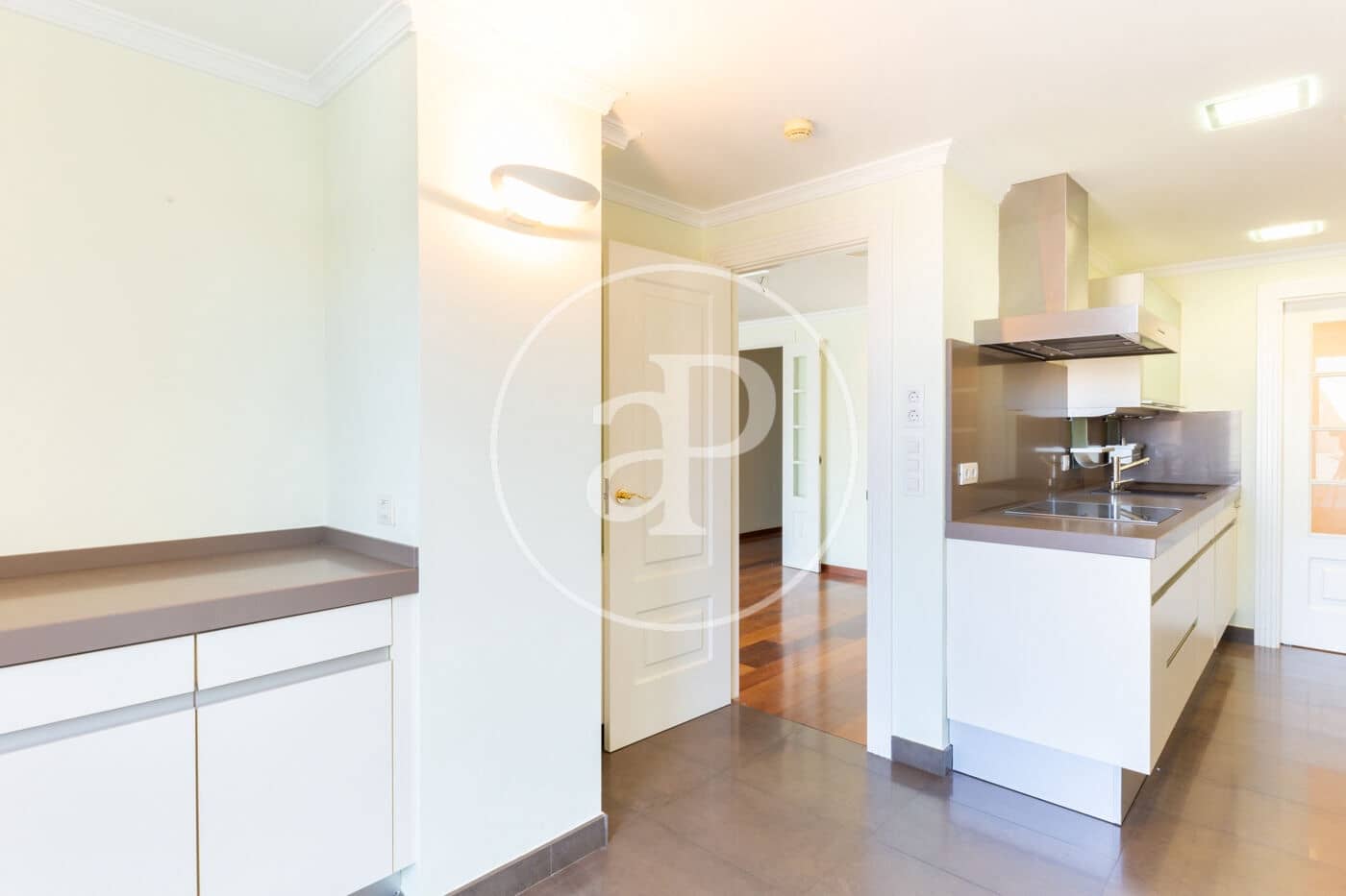 Apartamento de 4 habitaciones en València ciudad en alquiler - 5.000 € (Ref: 9599615)