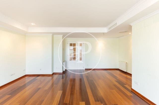 Apartamento de 4 habitaciones en La Gran Via, València ciudad en alquiler - 5.000 € (Ref: 9599615)