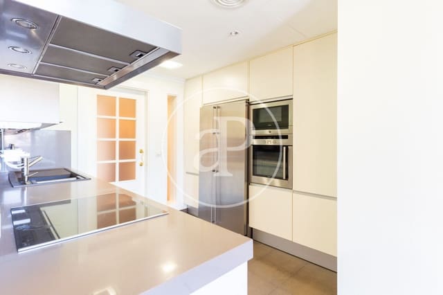 Apartamento de 4 habitaciones en La Gran Via, València ciudad en alquiler - 5.000 € (Ref: 9599615)