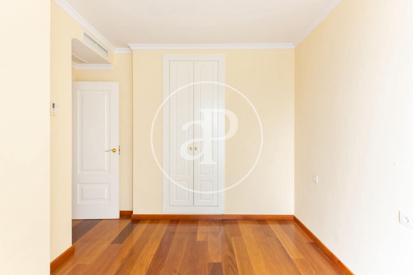 Apartamento de 4 habitaciones en València ciudad en alquiler - 5.000 € (Ref: 9599615)