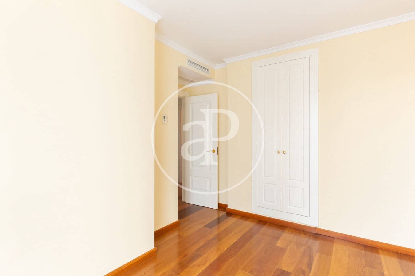 Apartamento de 4 habitaciones en València ciudad en alquiler - 5.000 € (Ref: 9599615)