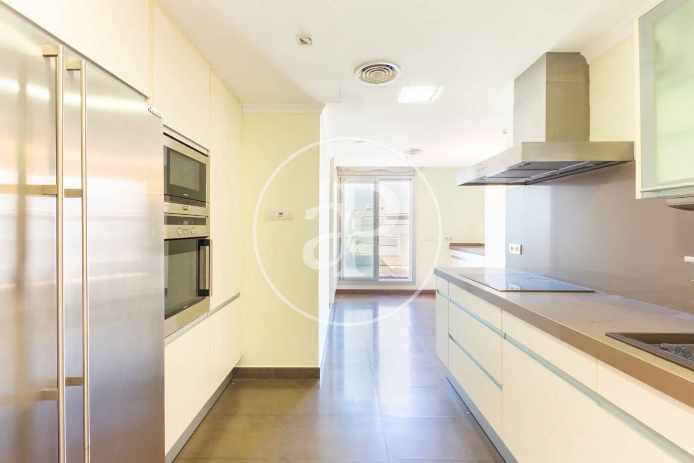 Apartamento de 4 habitaciones en València ciudad en alquiler - 5.000 € (Ref: 9599615)