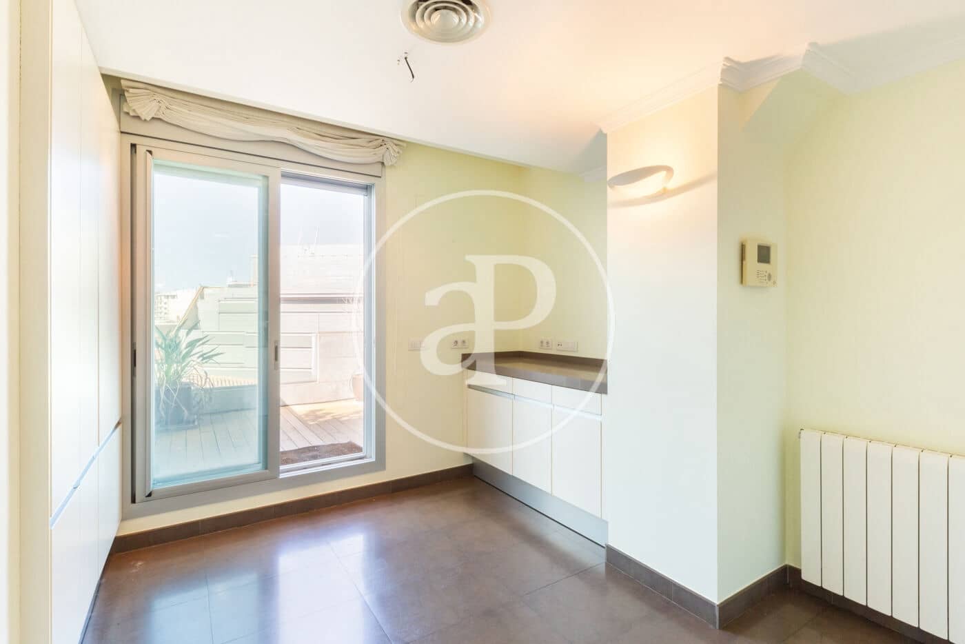 Apartamento de 4 habitaciones en València ciudad en alquiler - 5.000 € (Ref: 9599615)