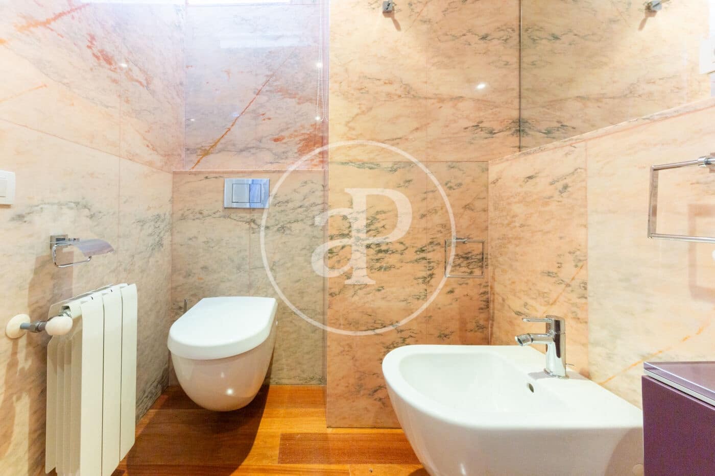 Apartamento de 4 habitaciones en València ciudad en alquiler - 5.000 € (Ref: 9599615)