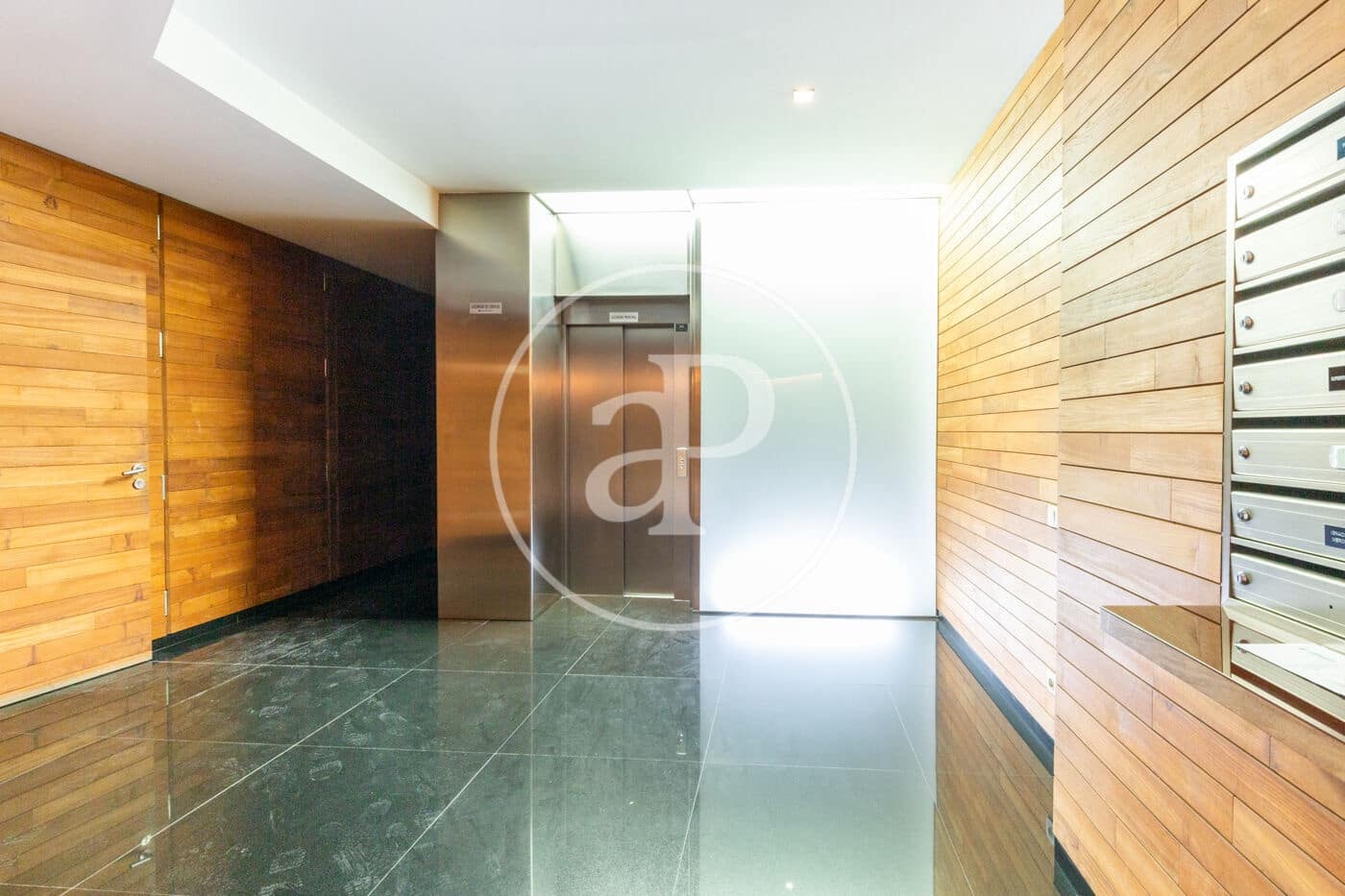 Apartamento de 4 habitaciones en València ciudad en alquiler - 5.000 € (Ref: 9599615)