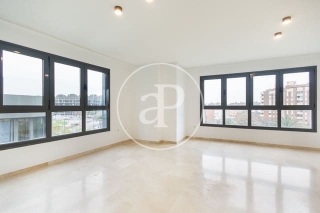 3 bedroom Apartment for rent in Sant Pau, Valencia city with pool - € 1,800 (Ref: 9599616)