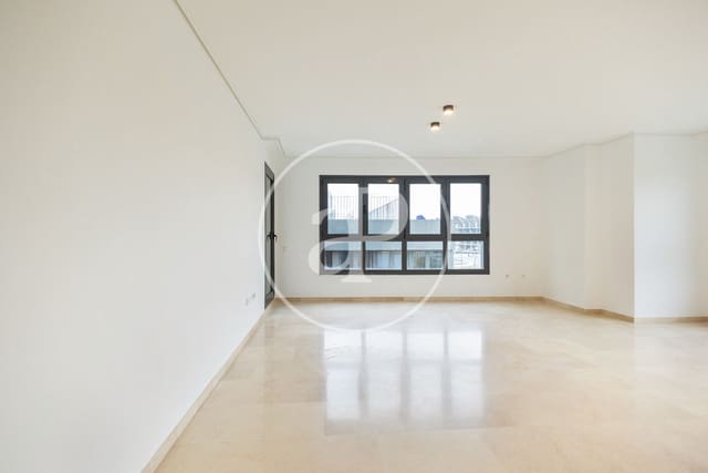 3 bedroom Apartment for rent in Sant Pau, Valencia city with pool - € 1,800 (Ref: 9599616)