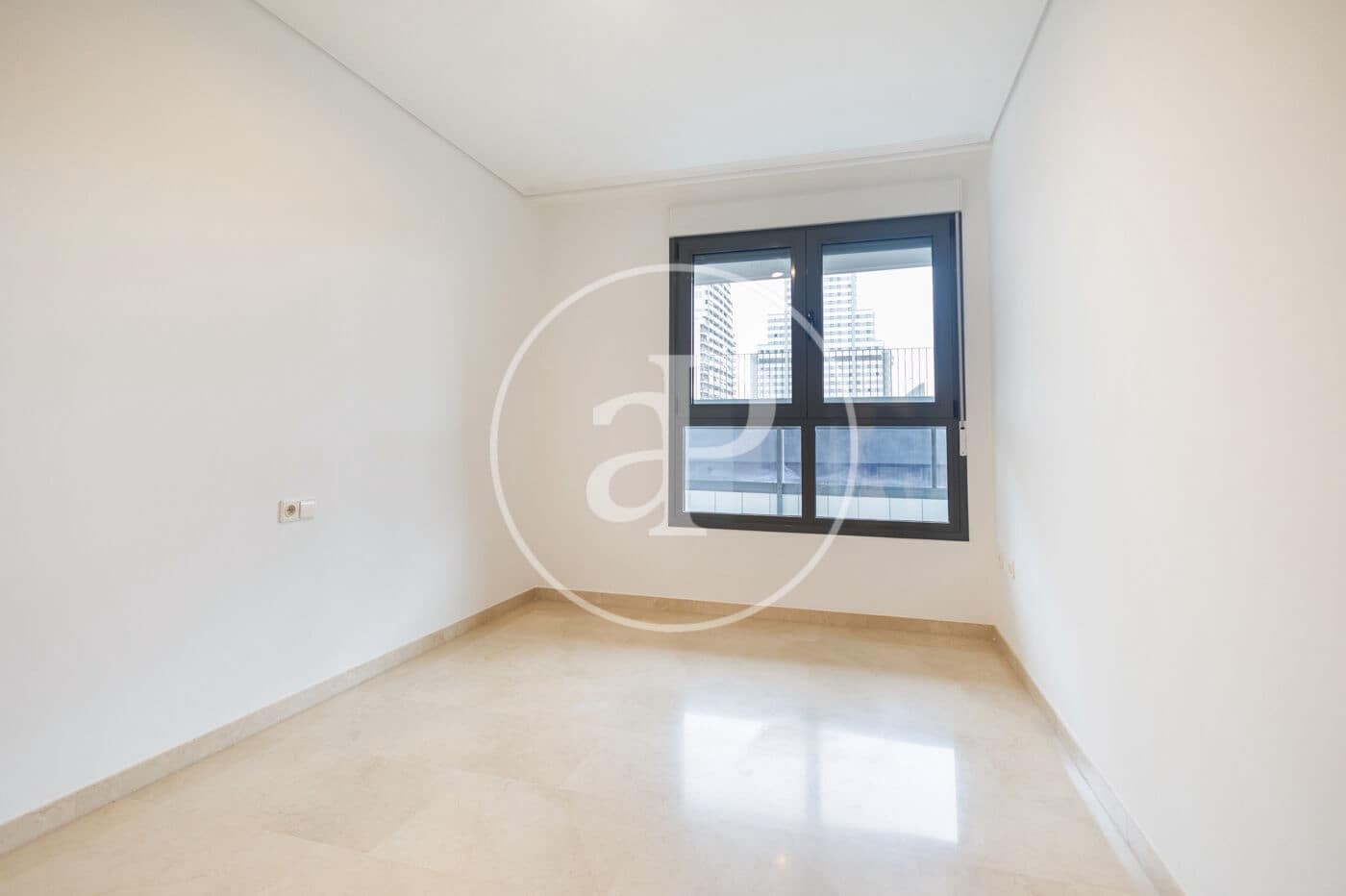 3 bedroom Apartment for rent in Valencia city with pool - € 1,800 (Ref: 9599616)