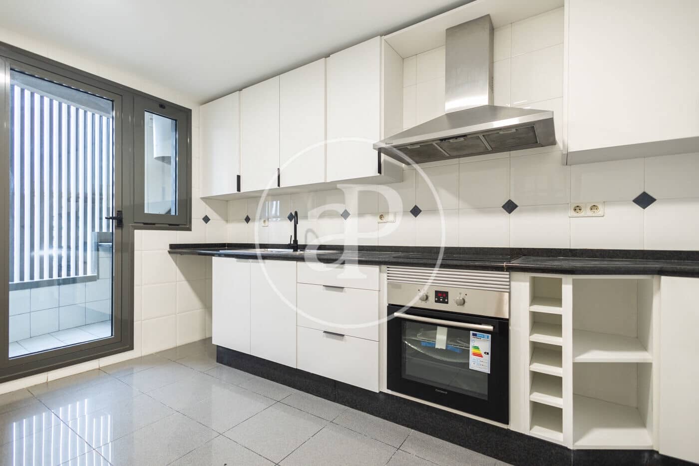 3 bedroom Apartment for rent in Valencia city with pool - € 1,800 (Ref: 9599616)