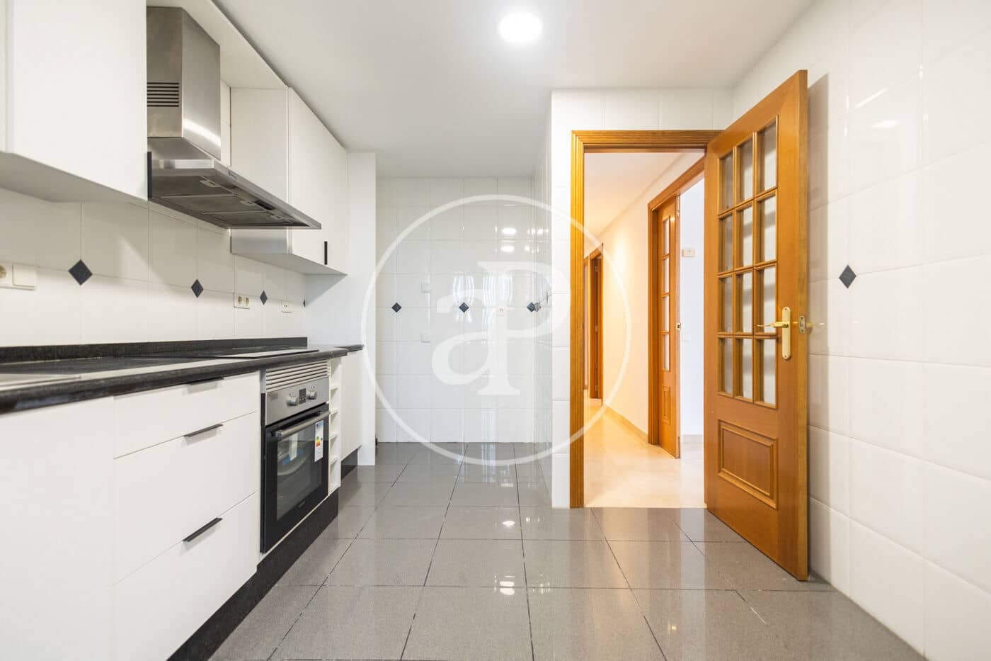 3 bedroom Apartment for rent in Valencia city with pool - € 1,800 (Ref: 9599616)