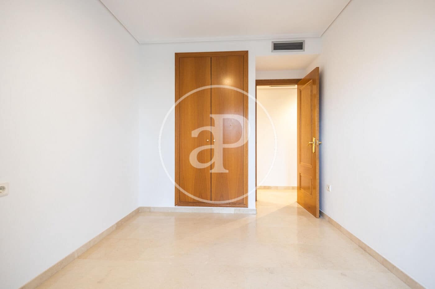 3 bedroom Apartment for rent in Valencia city with pool - € 1,800 (Ref: 9599616)