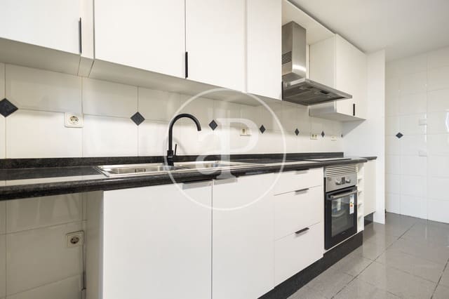 3 bedroom Apartment for rent in Sant Pau, Valencia city with pool - € 1,800 (Ref: 9599616)