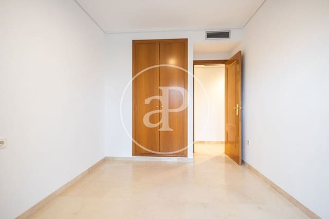 3 sypialnia Apartament do wynajęcia w Sant Pau, Miasto Walencja z basenem - 1 800 € (Ref: 9599616)