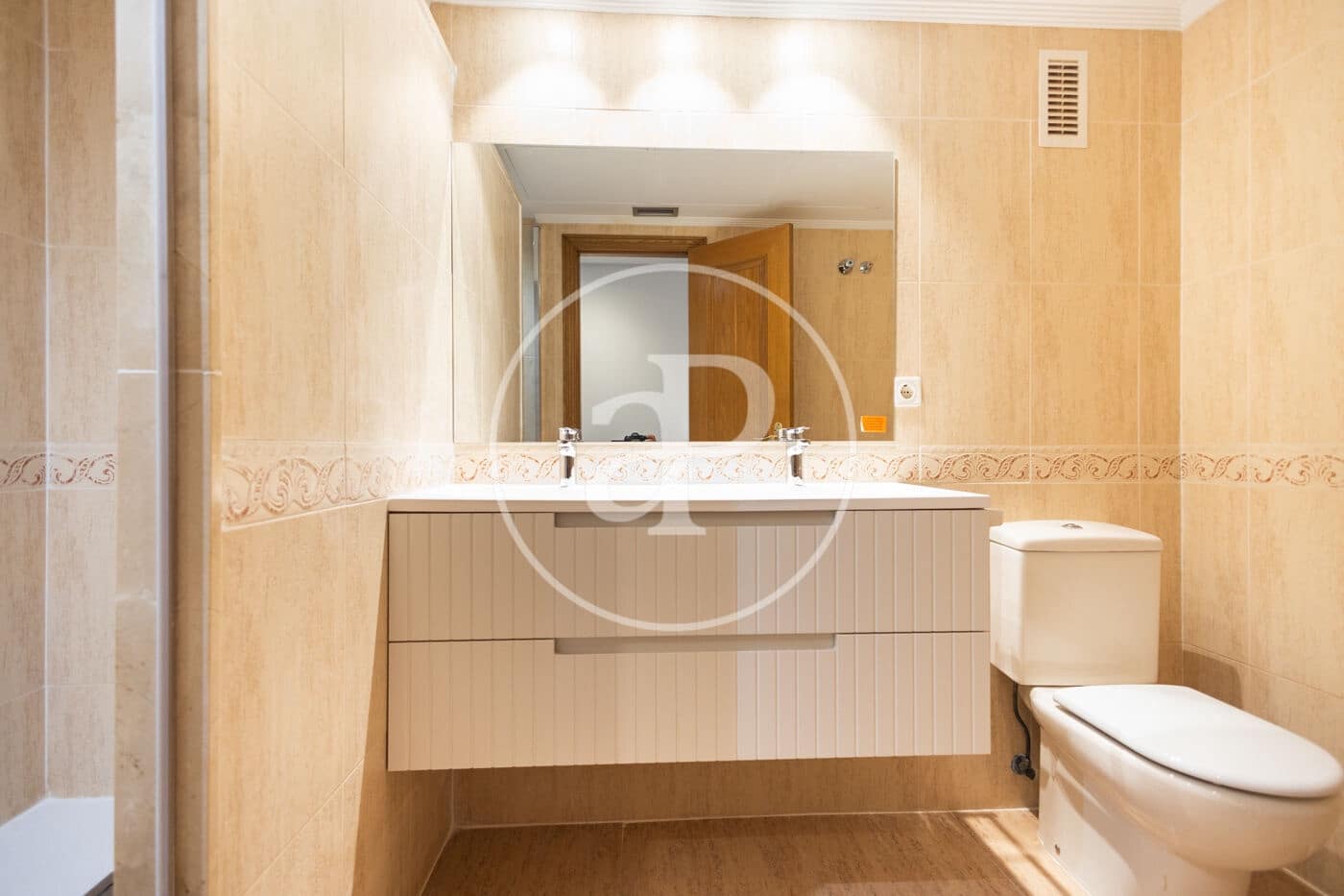 3 bedroom Apartment for rent in Valencia city with pool - € 1,800 (Ref: 9599616)