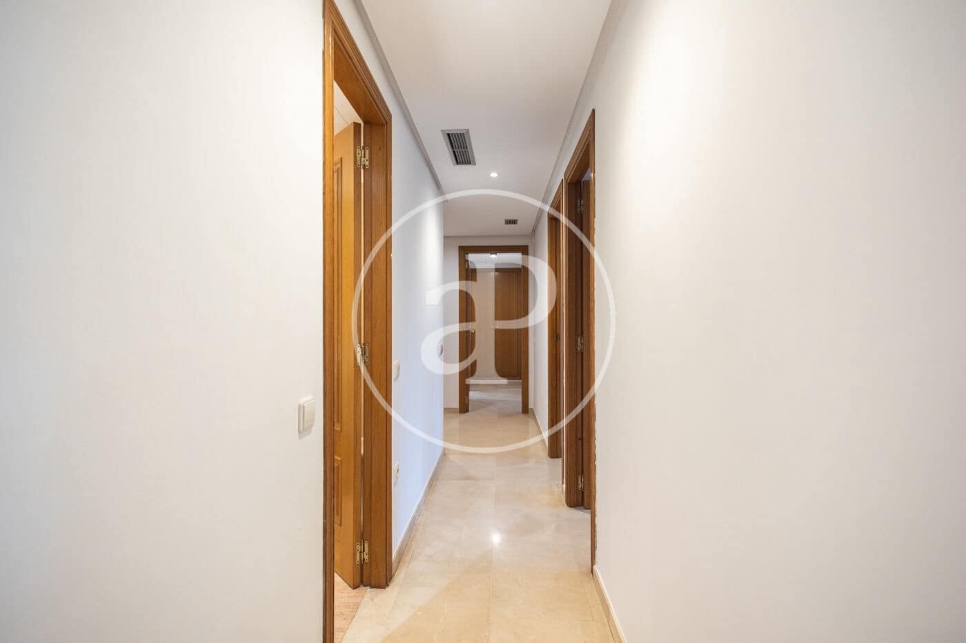 3 bedroom Apartment for rent in Valencia city with pool - € 1,800 (Ref: 9599616)