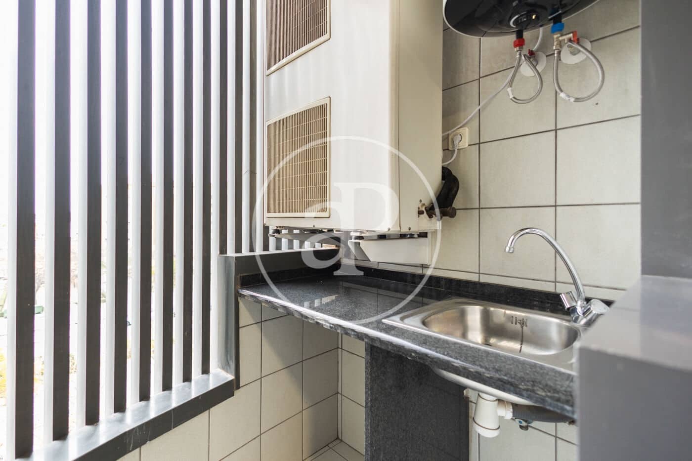 3 bedroom Apartment for rent in Valencia city with pool - € 1,800 (Ref: 9599616)