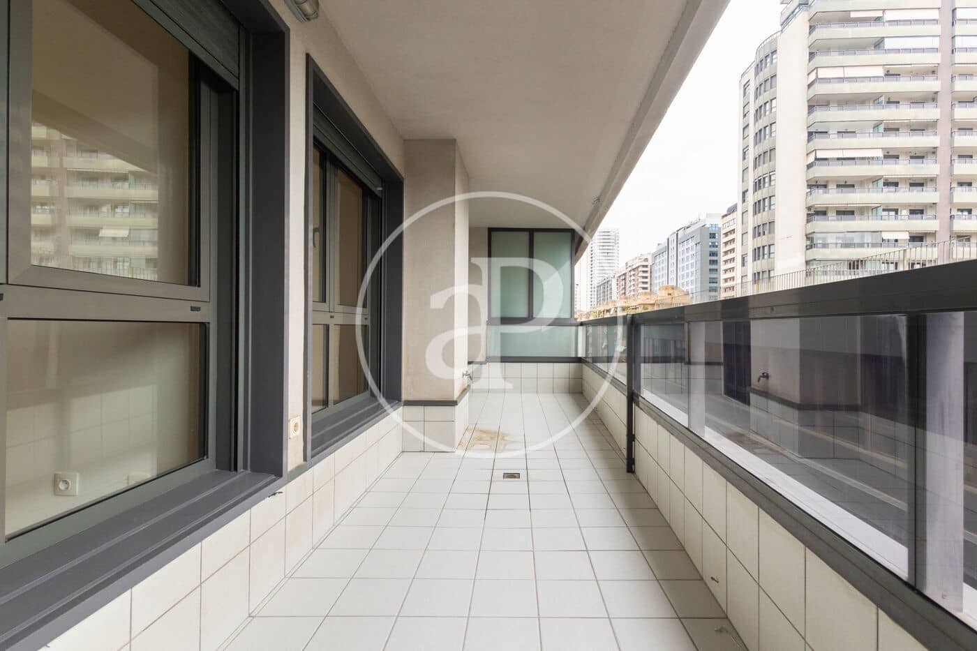 3 bedroom Apartment for rent in Valencia city with pool - € 1,800 (Ref: 9599616)