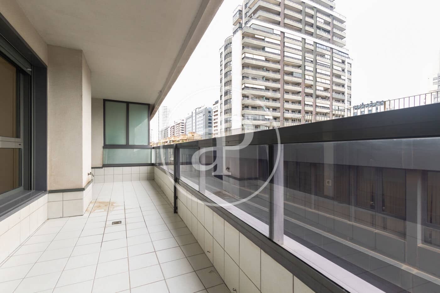 3 bedroom Apartment for rent in Valencia city with pool - € 1,800 (Ref: 9599616)