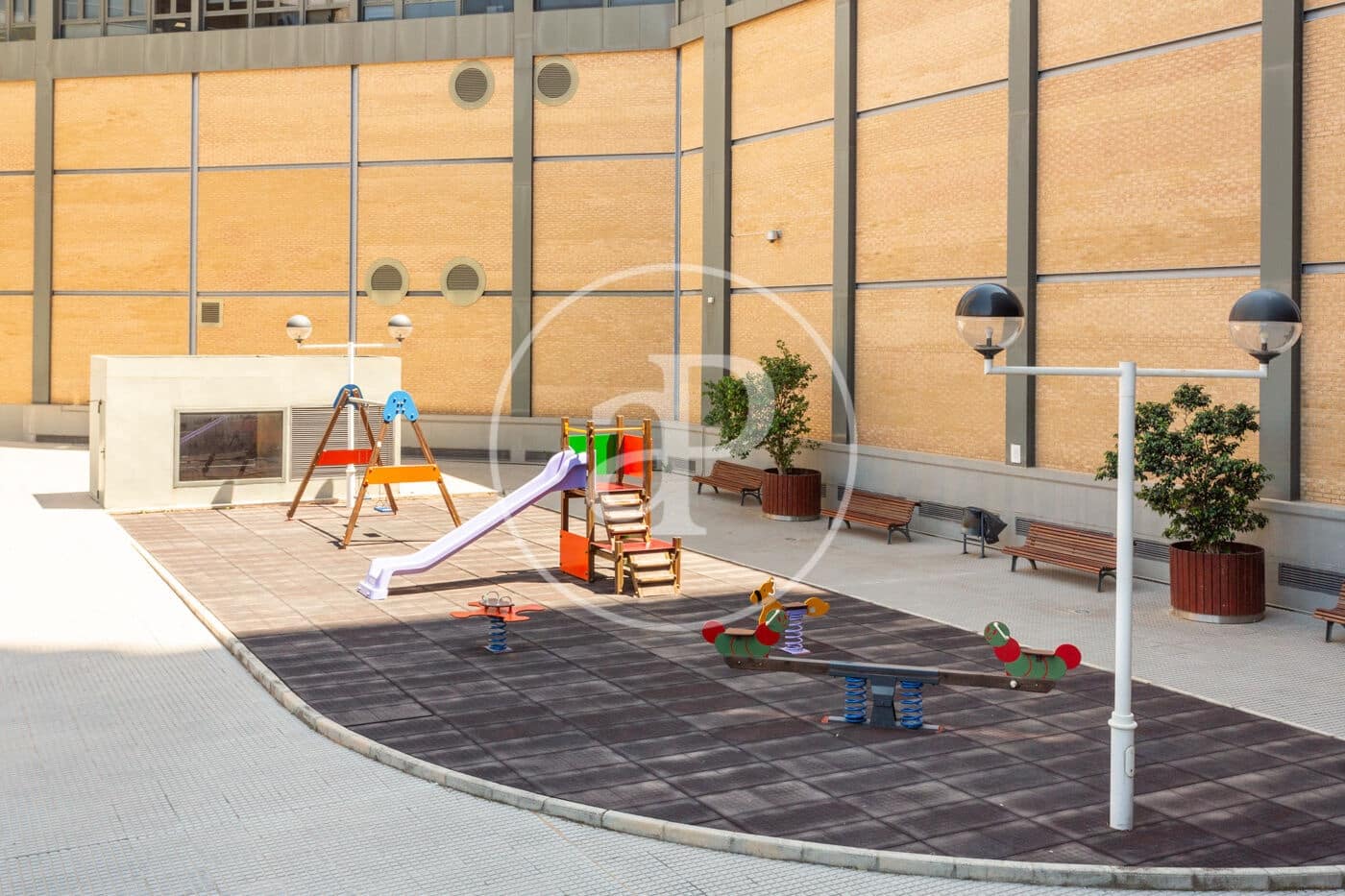 3 bedroom Apartment for rent in Valencia city with pool - € 1,800 (Ref: 9599616)