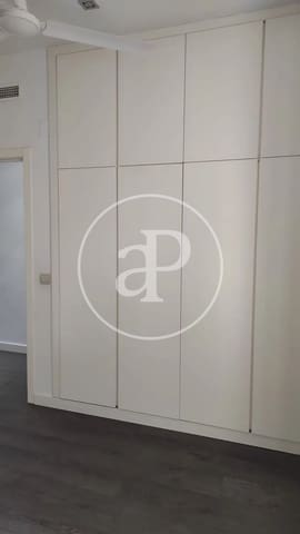 Apartamento de 4 habitaciones en Arrancapins, València ciudad en alquiler - 2.400 € (Ref: 9599617)