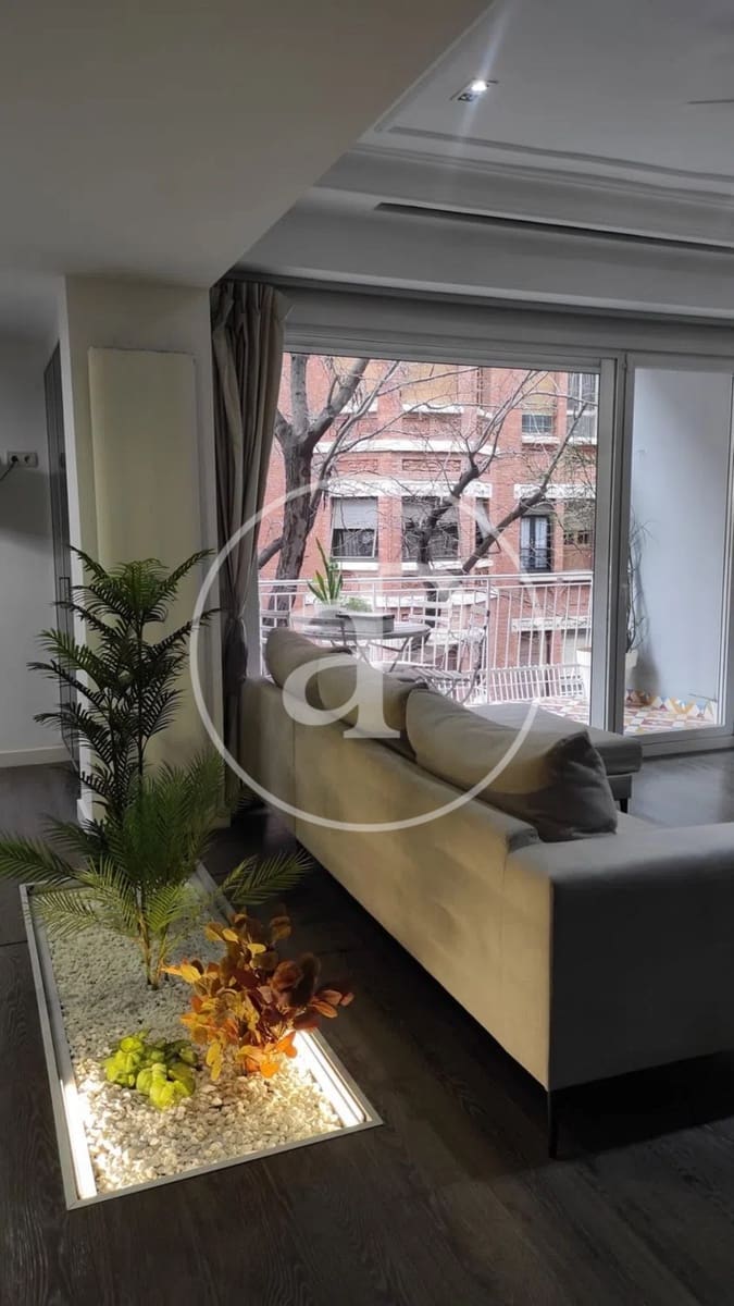 Apartamento de 4 habitaciones en València ciudad en alquiler - 2.400 € (Ref: 9599617)