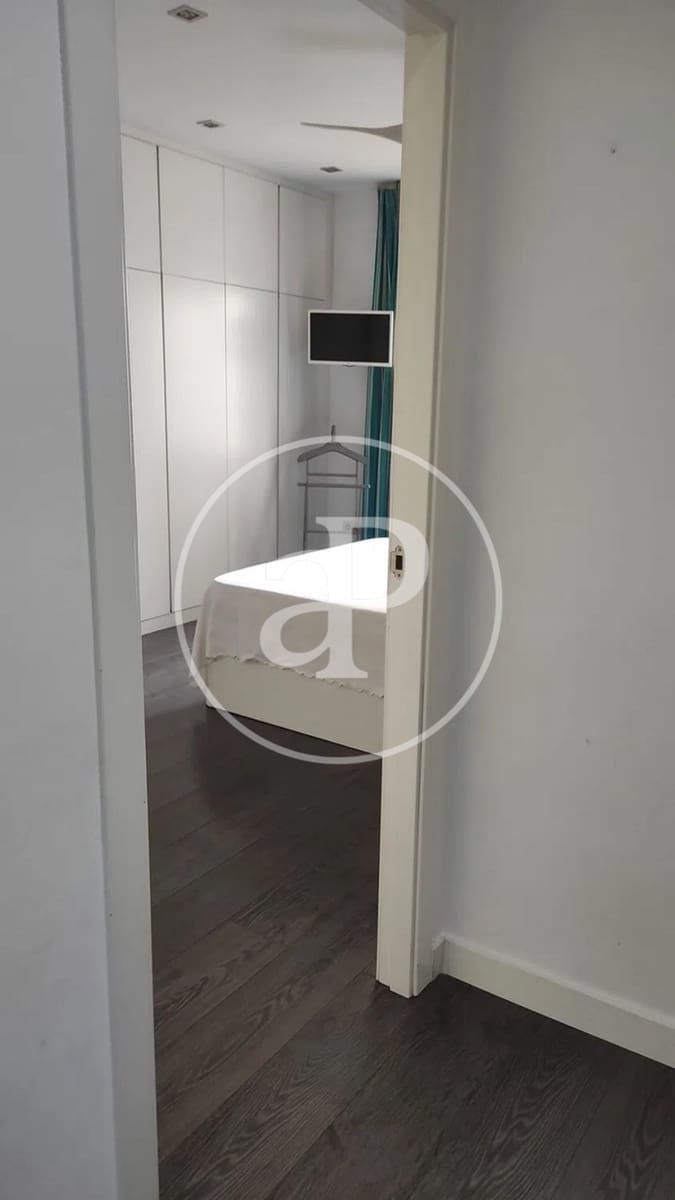 Apartamento de 4 habitaciones en València ciudad en alquiler - 2.400 € (Ref: 9599617)