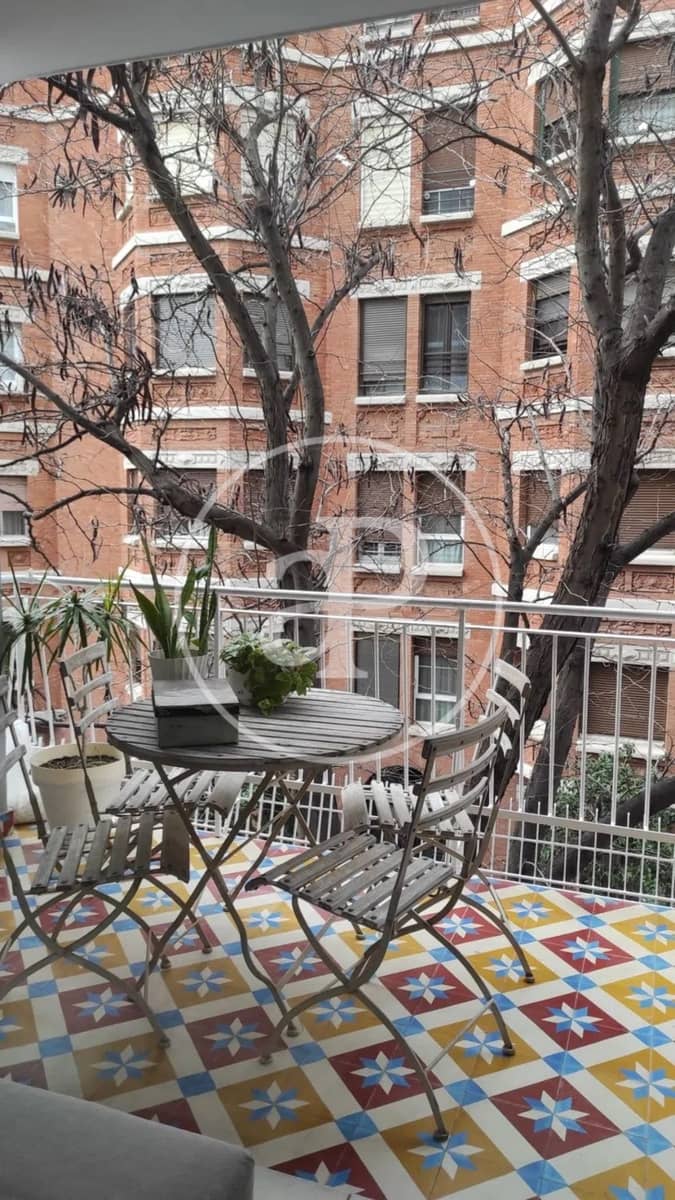 Apartamento de 4 habitaciones en València ciudad en alquiler - 2.400 € (Ref: 9599617)