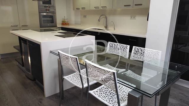 Apartamento de 4 habitaciones en Arrancapins, València ciudad en alquiler - 2.400 € (Ref: 9599617)