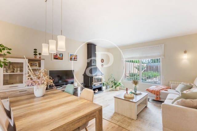 4 soveværelse Villa til salg i Montserrat med swimmingpool - € 480.000 (Ref: 9599618)