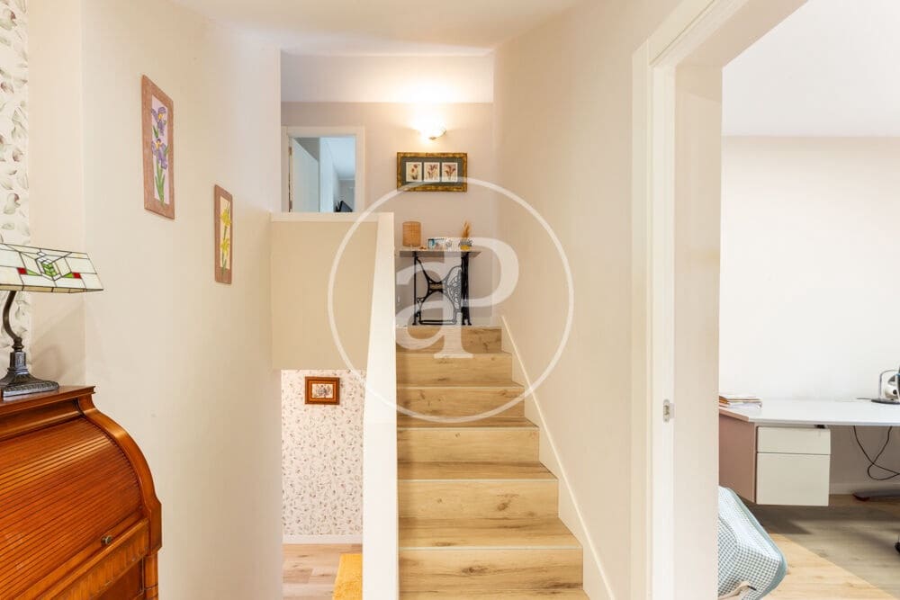 4 bedroom Villa for sale in Montserrat with pool - € 479,900 (Ref: 9599618)