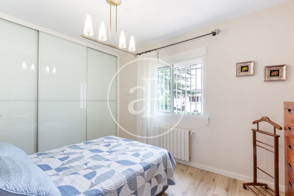 4 bedroom Villa for sale in Montserrat with pool - € 479,900 (Ref: 9599618)