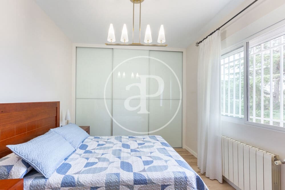 4 bedroom Villa for sale in Montserrat with pool - € 479,900 (Ref: 9599618)